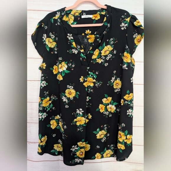 Nwot Mandee Floral Black and Yellow 💛 Floral Print Women's Top Size 1X - Picture 1 of 7
